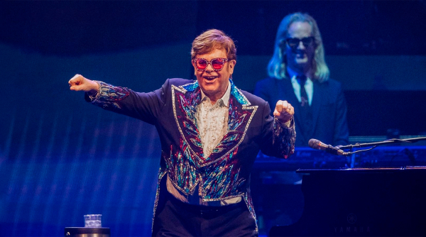 ELTON JOHN SE DESPIDE DE LOS ESCENARIOS